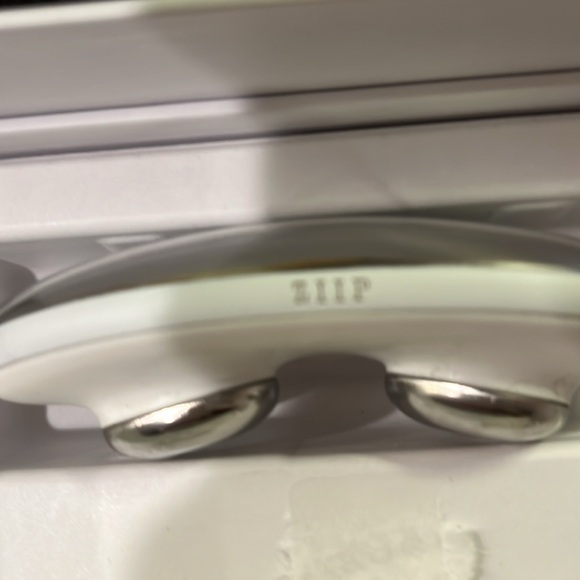 COPY - ZIIP Halo advanced skincare device - Picture 6 of 8
